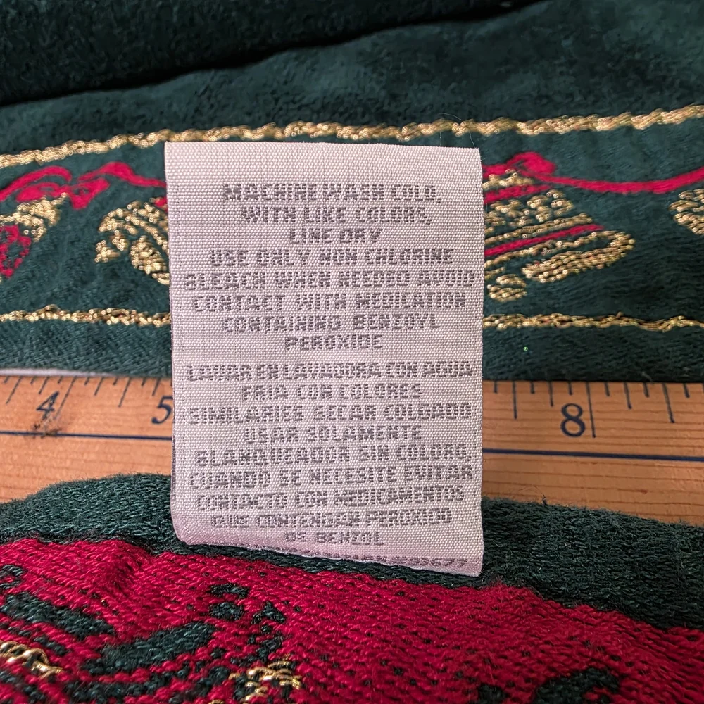 JCPenney Vintage Holiday Set of 2 Display Towels